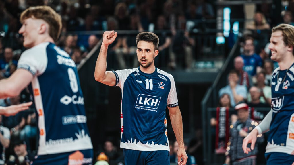 Xander Wolf Wassenaar Ketrzynski (#11 SVG Lüneburg) jubelt